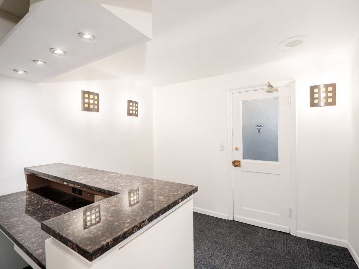115 E 61st St, New York, NY 10065 - Unit A -  - Interior Photo - Image 1 of 8