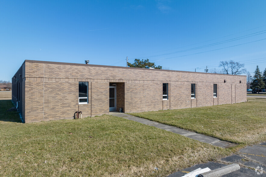 355 Griswold Rd, Elyria, OH for lease - Primary Photo - Image 1 of 5