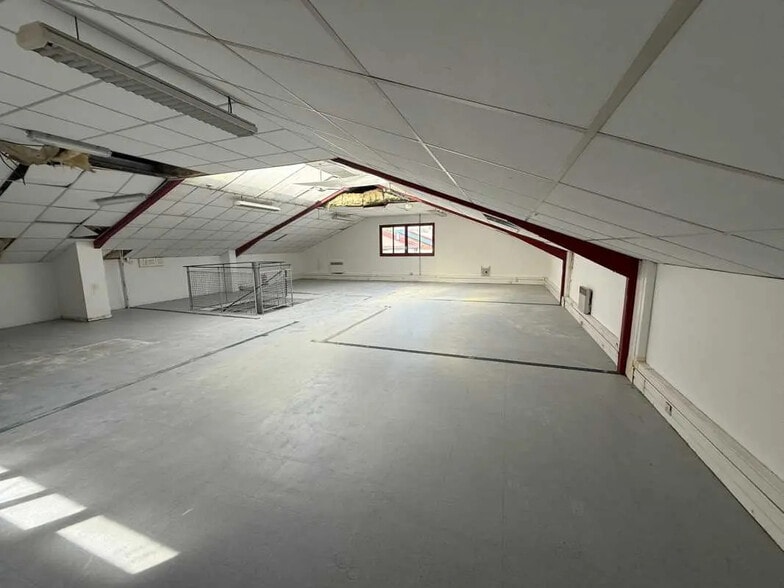 Flex in Choisy-le-Roi for lease - Interior Photo - Image 2 of 6