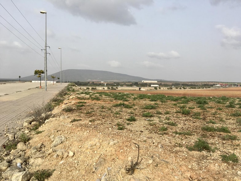 Calle Isaac Newton, 9, Humilladero, Málaga à vendre - Photo du bâtiment - Image 3 de 7