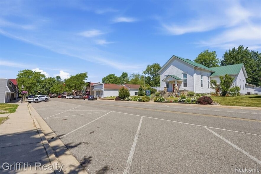 131 E Main St, Vernon, MI for sale - Building Photo - Image 2 of 49