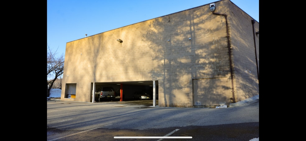 2405 Hamburg Tpke, Wayne, NJ for lease - Building Photo - Image 3 of 11
