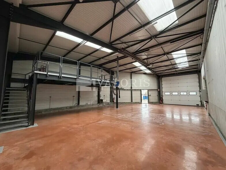 Flex in Arnas for lease - Building Photo - Image 2 of 6