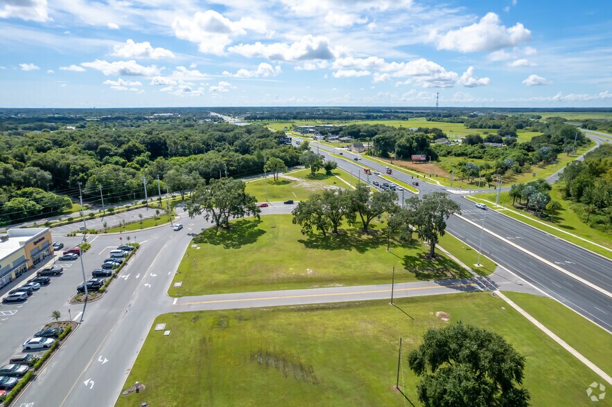 2701 E Irlo Bronson Memorial Hwy, Kissimmee, FL à louer - Photo du bâtiment - Image 2 de 2