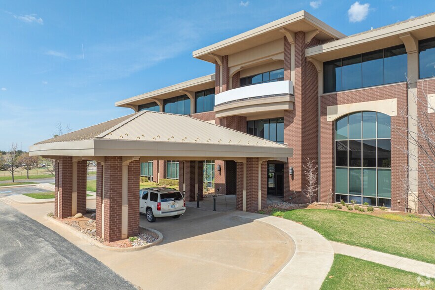 601 E Britton Rd, Oklahoma City, OK à louer - Photo du bâtiment - Image 3 de 8