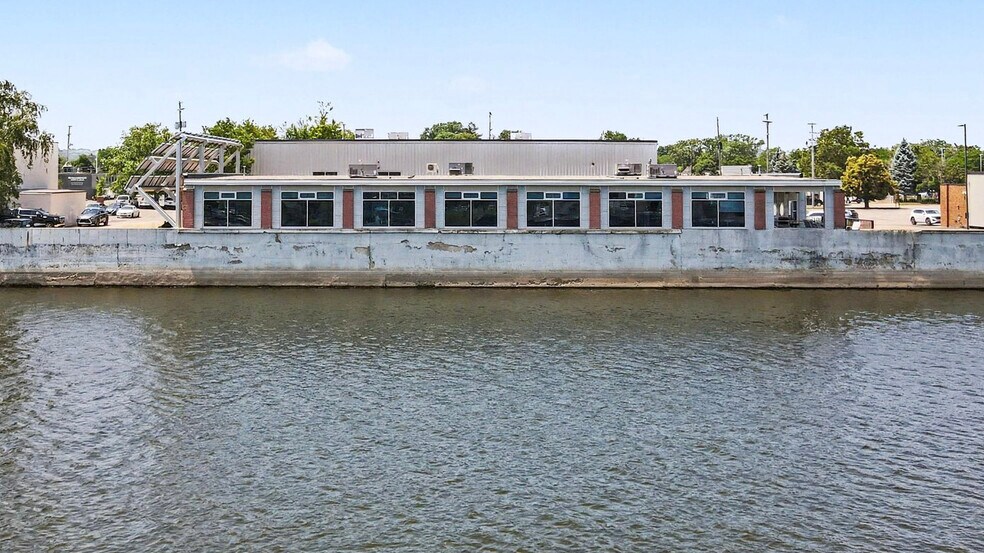 1000 Front Ave NW, Grand Rapids, MI à louer - Photo du bâtiment - Image 2 de 2