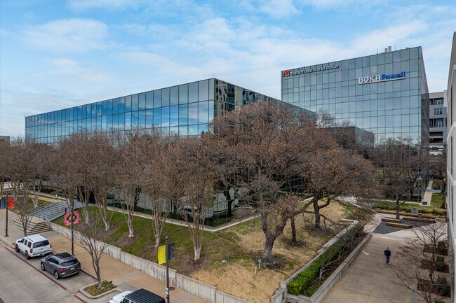 Plus de détails pour 8080 Park Ln, Dallas, TX - Bureau à louer