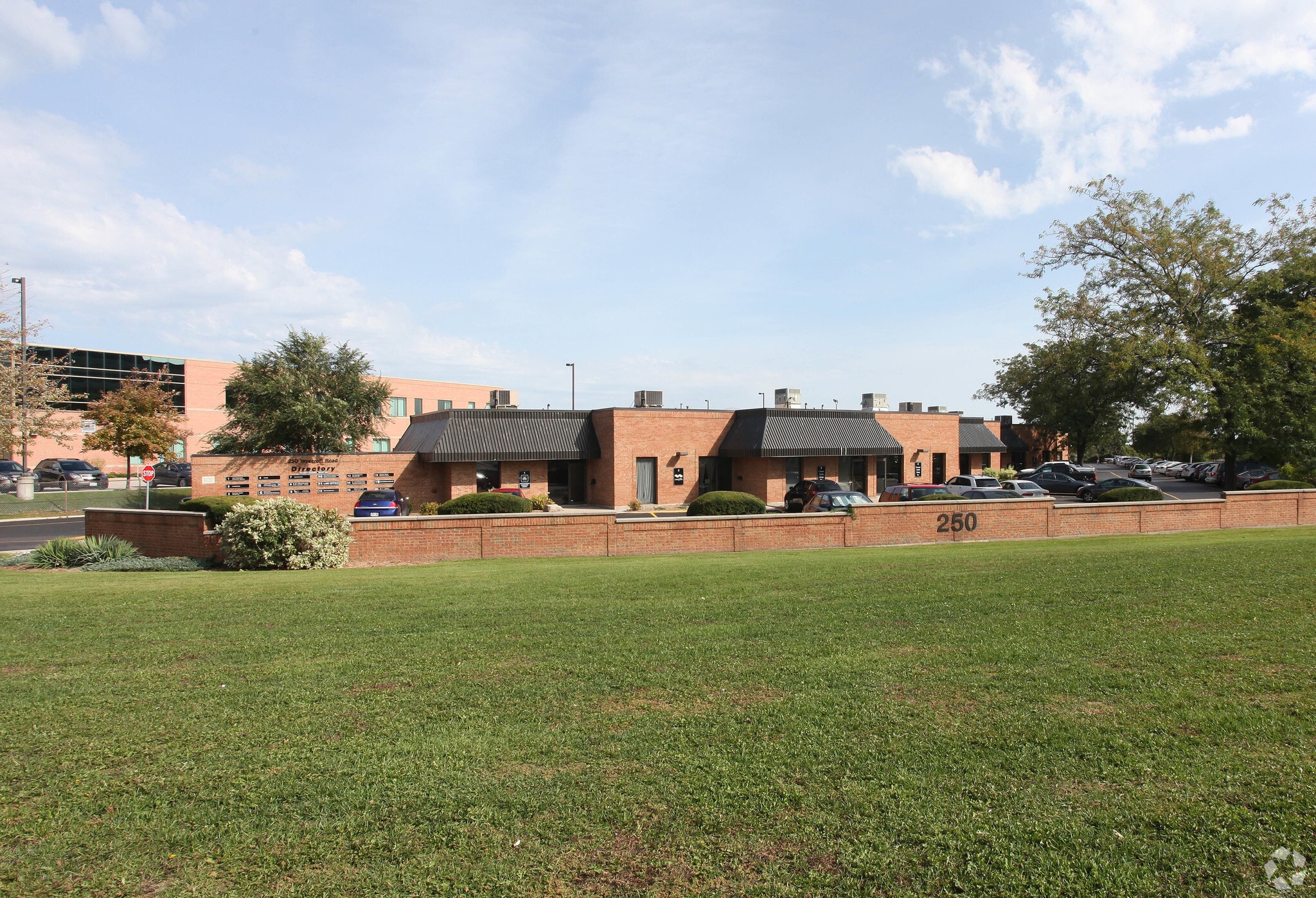 250 Wyecroft Rd, Oakville, ON for lease Primary Photo- Image 1 of 3