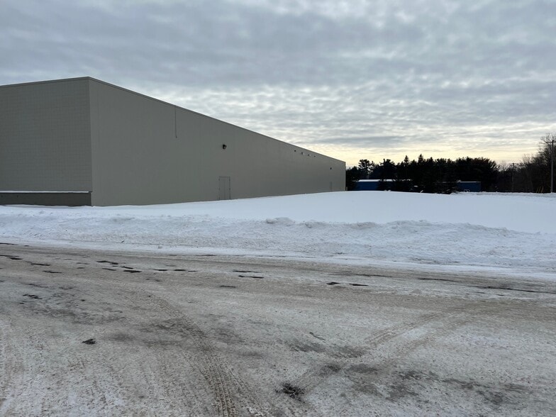 320 S Access Rd, Rice Lake, WI for sale - Building Photo - Image 2 of 7