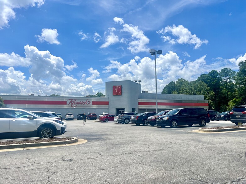 1950 Bush River Rd, Columbia, SC for lease - Building Photo - Image 1 of 1