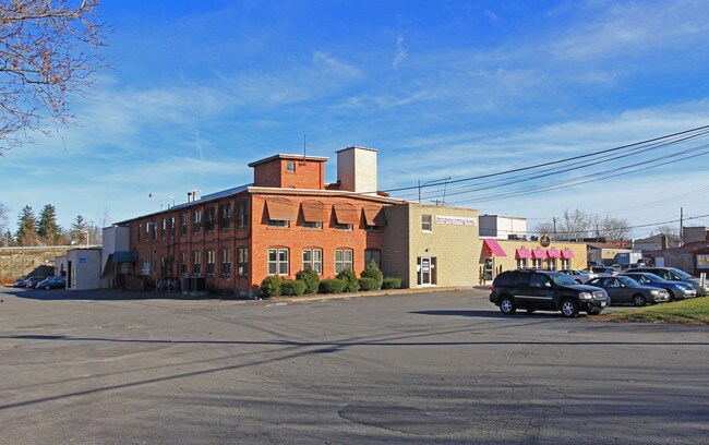 Plus de détails pour 2 Campion Rd, New Hartford, NY - Local d'activités, Industriel à louer