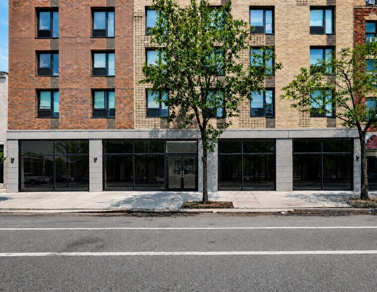 909 E Tremont Ave, Bronx, NY à vendre - Photo du bâtiment - Image 1 de 2