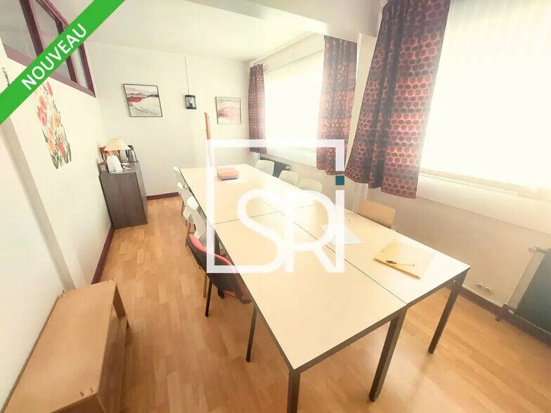 Bureau dans Clermont-Ferrand à vendre - Photo du bâtiment - Image 3 de 10