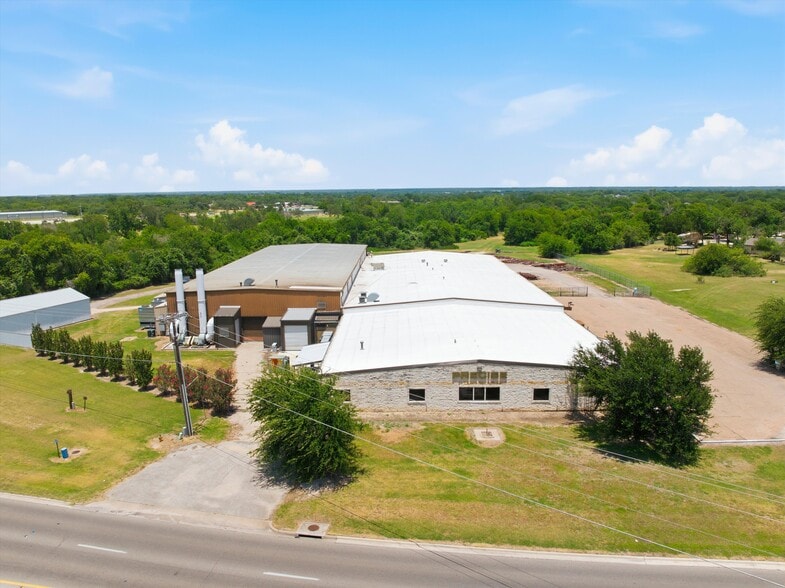 6613 N 19th St, Waco, TX for sale - Primary Photo - Image 1 of 10