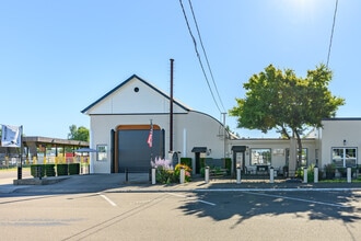 258 N Kutch St, Carlton, OR for lease Building Photo- Image 2 of 27