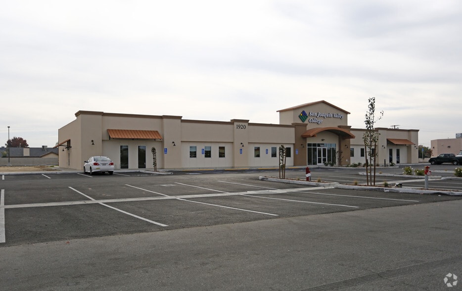 1920 Cecil Ave, Delano, CA for lease - Building Photo - Image 2 of 4