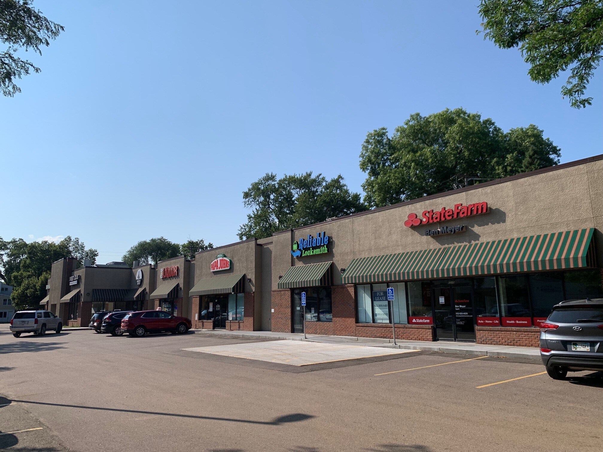 6312 Minnetonka Blvd, Saint Louis Park, MN for lease Building Photo- Image 1 of 11