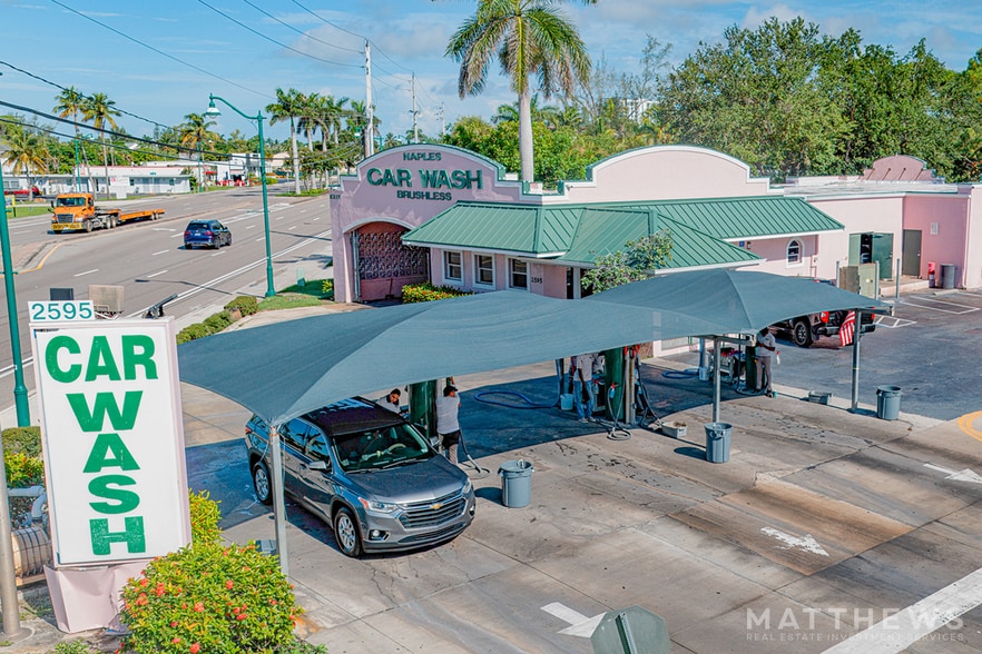 2595 Tamiami Trl E, Naples, FL for sale - Building Photo - Image 2 of 3