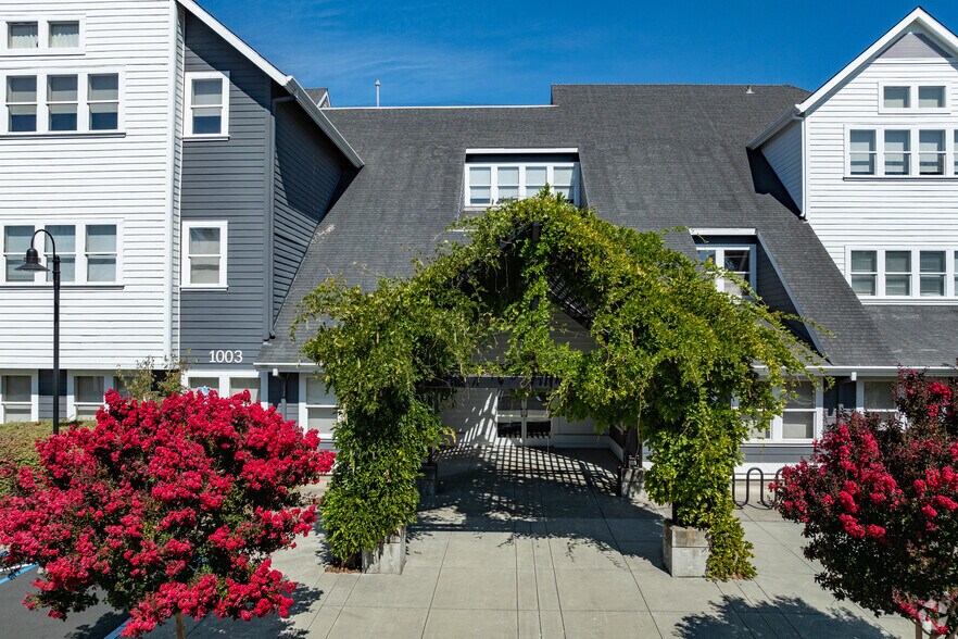 1003 Gravenstein Hwy, Sebastopol, CA à vendre - Photo du bâtiment - Image 2 de 4