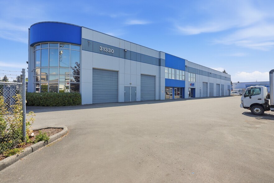 31330 Wheel Ave, Abbotsford, BC à vendre - Photo du bâtiment - Image 2 de 8