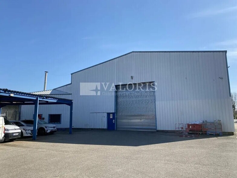 Flex dans Vaulx-en-Velin à louer - Photo du bâtiment - Image 2 de 4