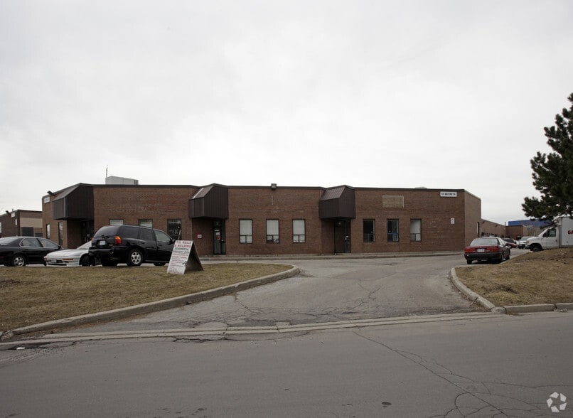 100 Melford Dr, Toronto, ON for lease - Building Photo - Image 3 of 6