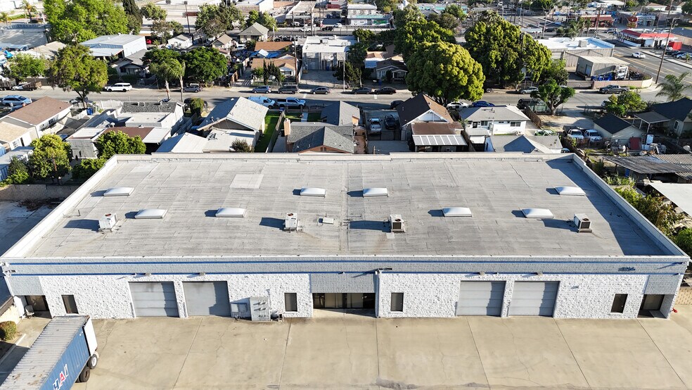 1256 E 3rd St, Pomona, CA à vendre - Photo du bâtiment - Image 2 de 14
