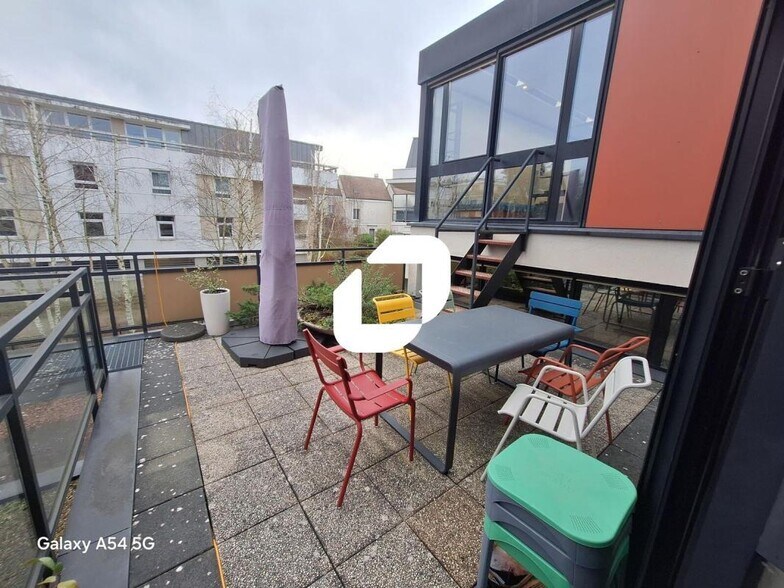 Bureau dans Sèvres à louer - Photo du bâtiment - Image 2 de 6