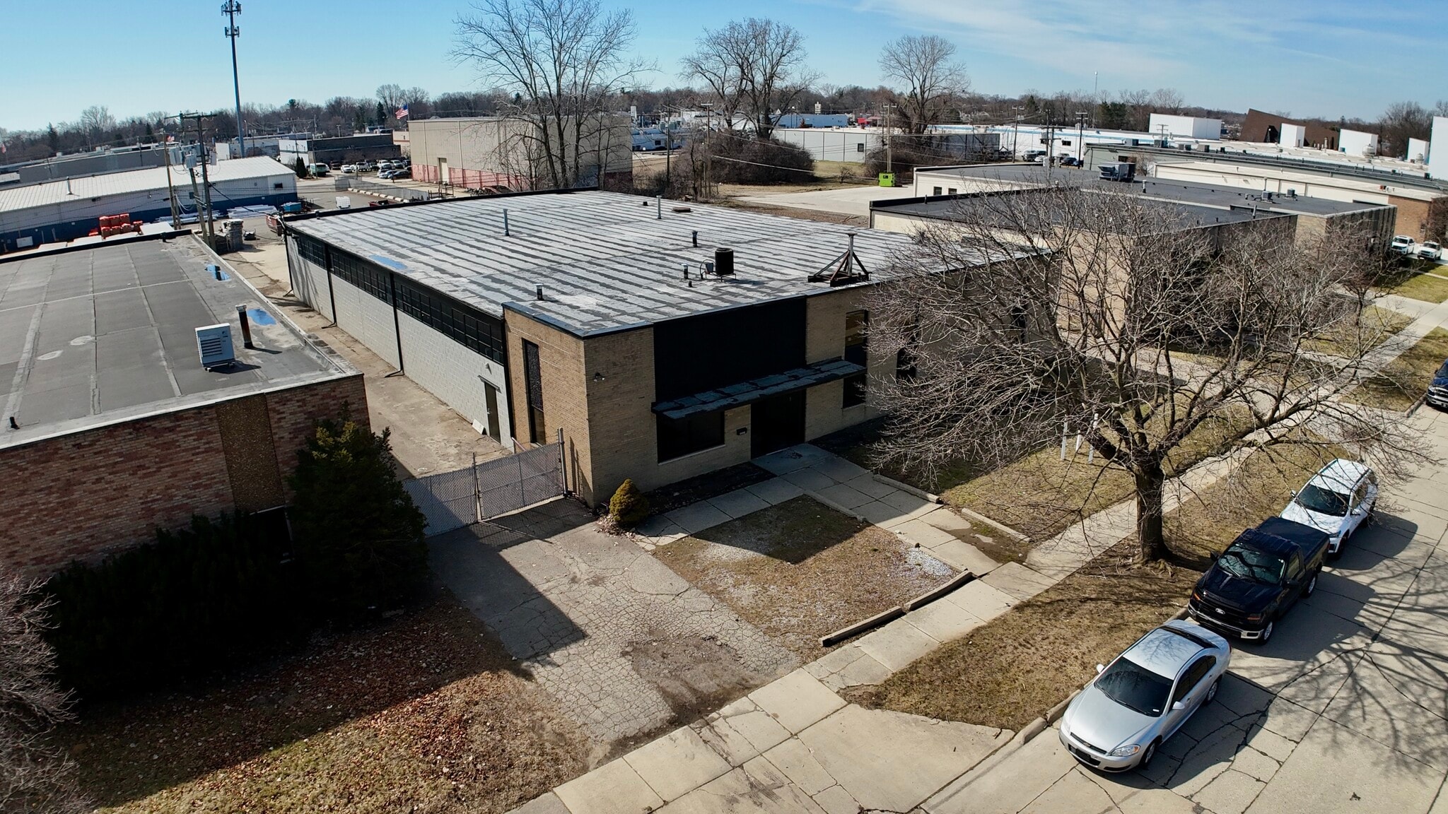 32537 Parklane Ave, Garden City, MI for lease Primary Photo- Image 1 of 17