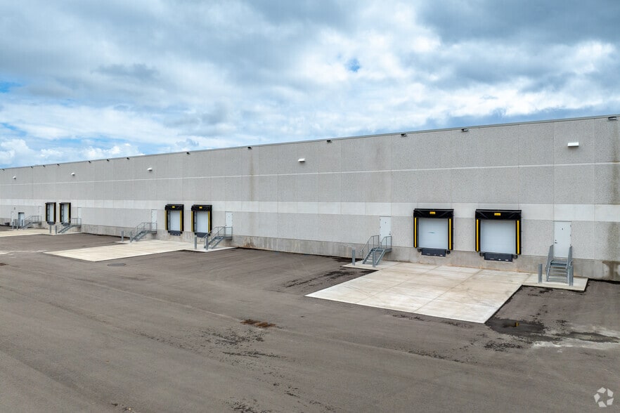 89 Loyalist Trl, Oakville, ON for lease - Building Photo - Image 2 of 3