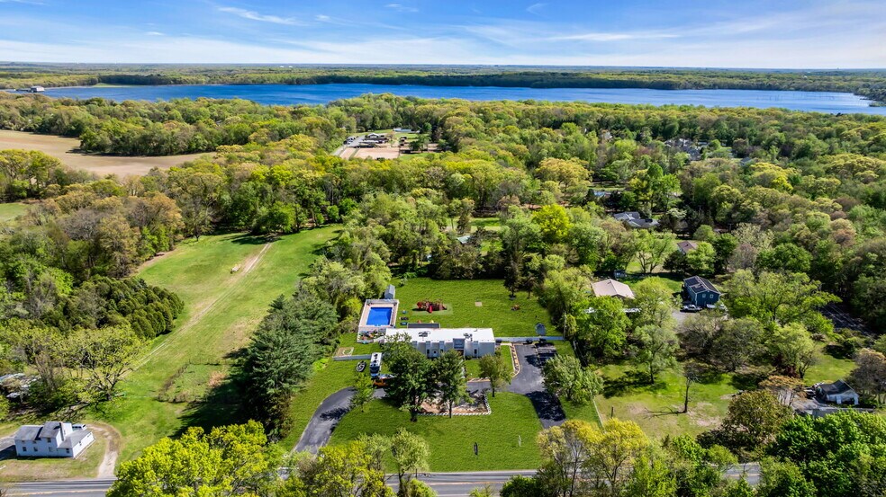 321 W Farms Rd, Farmingdale, NJ à vendre - Aérien - Image 3 de 24