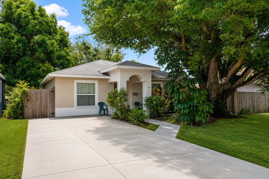1120 11th Ave S, Saint Petersburg, FL à vendre - Photo principale - Image 1 de 1
