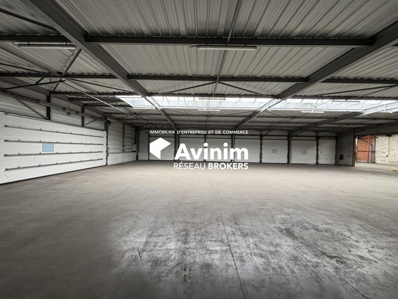 Industrial in Saint Jory for lease - Interior Photo - Image 1 of 13