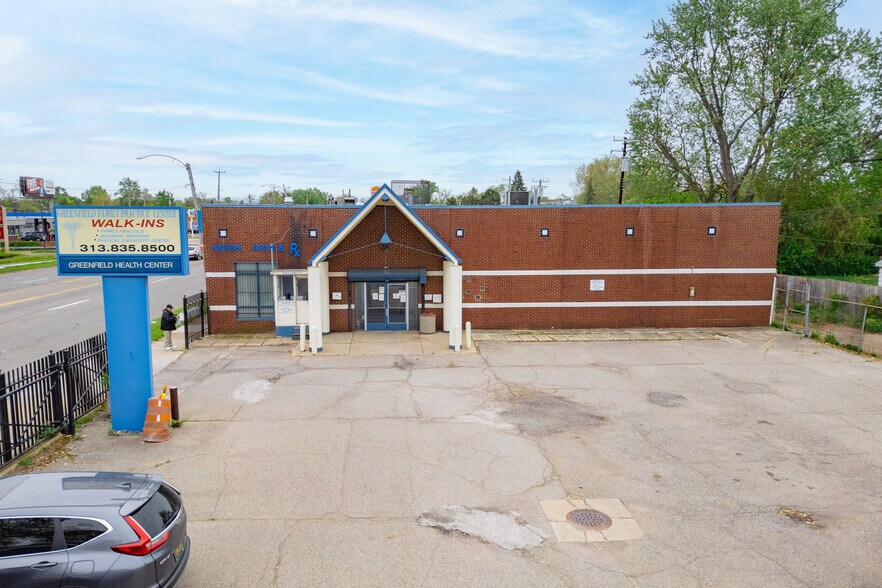 19141 Greenfield Rd, Detroit, MI à vendre - Photo du bâtiment - Image 2 de 6