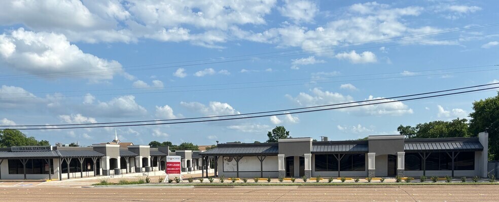 202 W Center St, Duncanville, TX à louer - Photo du bâtiment - Image 2 de 10