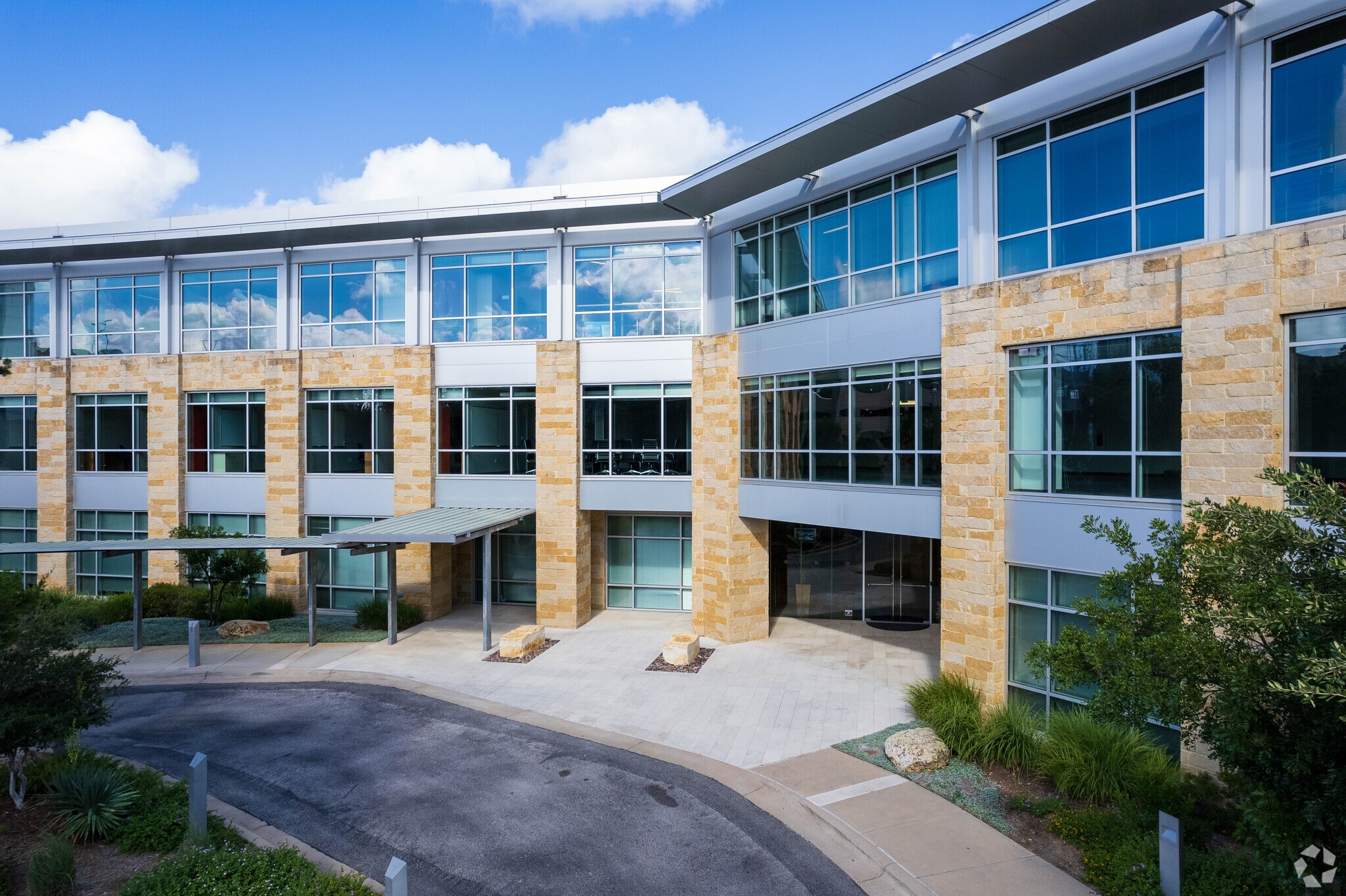 11305 Four Points Dr, Austin, TX for lease Building Photo- Image 1 of 7