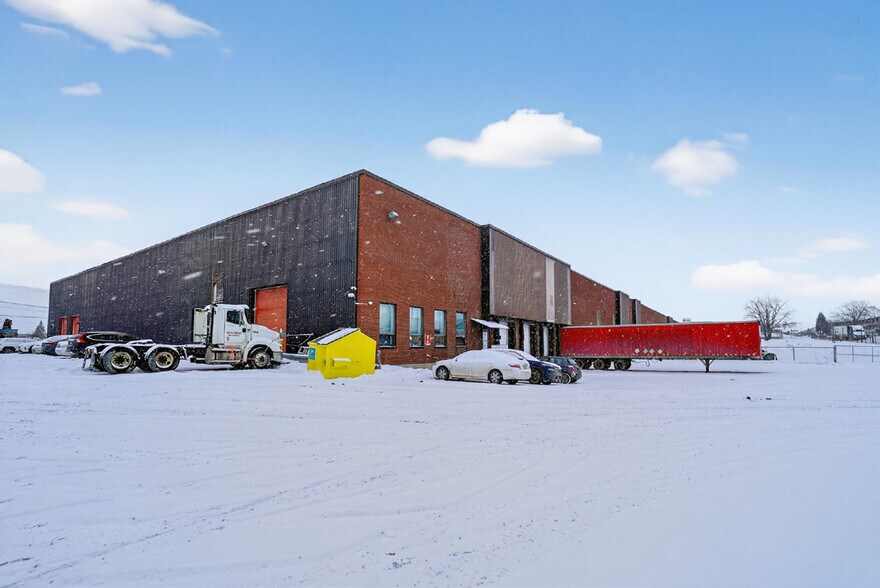 2515-2525 Rue Lapierre, Montréal, QC for lease - Building Photo - Image 3 of 4