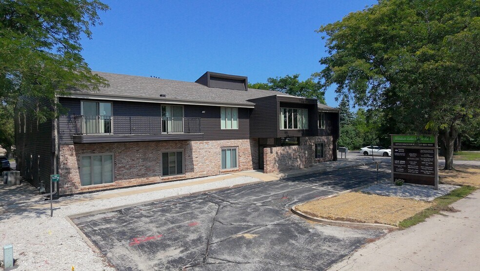 7124 Windsor Lake Pky, Loves Park, IL for lease - Primary Photo - Image 1 of 4