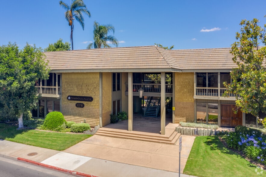 17671 Irvine Blvd, Tustin, CA for lease - Primary Photo - Image 2 of 2