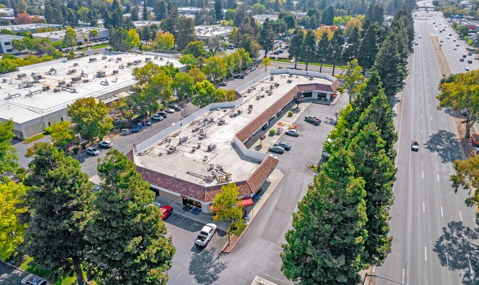 540-548 Lawrence Expy, Sunnyvale, CA for lease - Aerial - Image 3 of 5