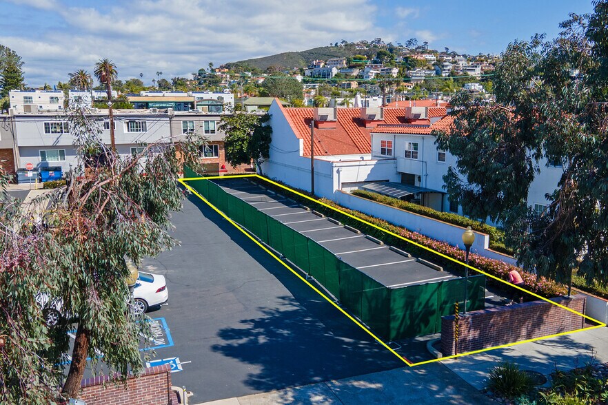 7733 Girard Ave, La Jolla, CA à vendre - Photo du bâtiment - Image 1 de 39