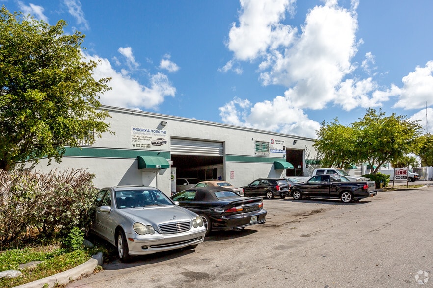 1923-1959 NE 153rd St, North Miami Beach, FL for lease - Building Photo - Image 2 of 3