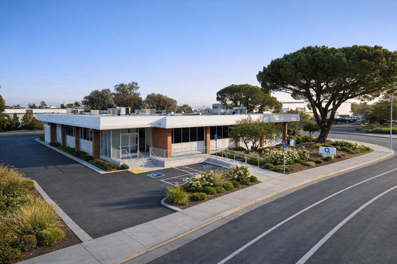 410-420 Brewster Ave, Redwood City, CA for lease Primary Photo- Image 1 of 6
