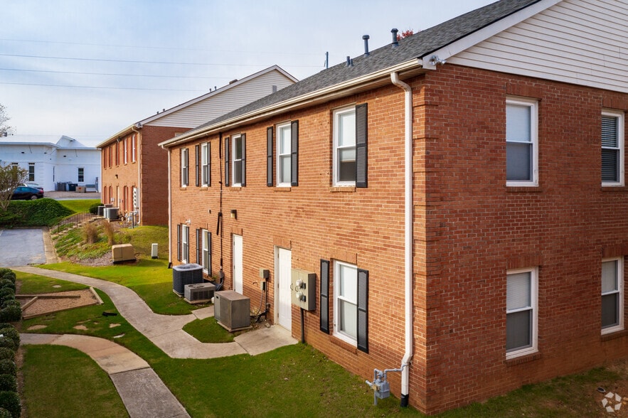 2440 Sandy Plains Rd, Marietta, GA à vendre - Photo du bâtiment - Image 2 de 5