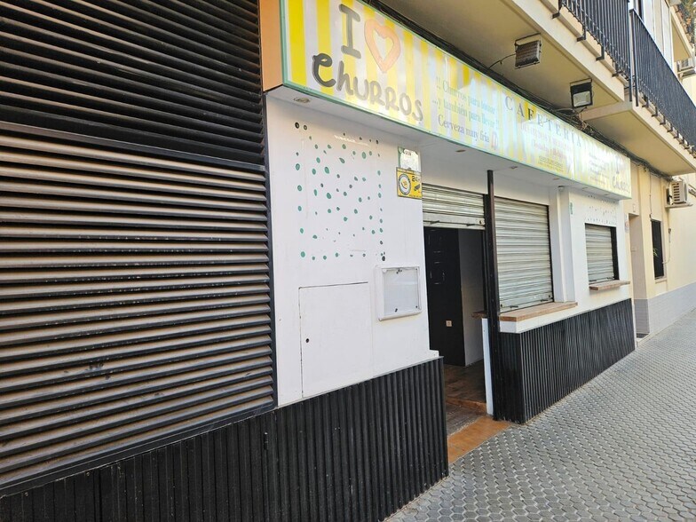 Commerce de détail dans Sevilla, Sevilla à louer - Photo du bâtiment - Image 3 de 10