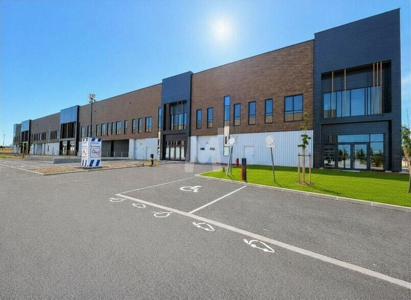 Flex dans Wissous à louer - Photo du bâtiment - Image 1 de 10