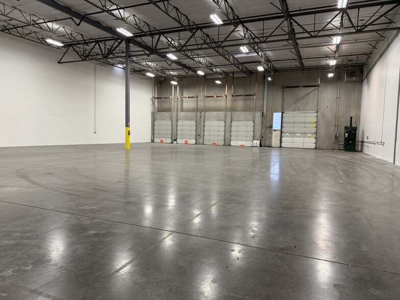 3108-3148 NE 181st Ave, Portland, OR for lease - Interior Photo - Image 2 of 4