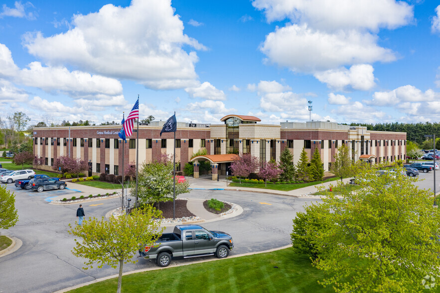 2305 Genoa Business Park Dr, Brighton, MI à louer - Photo du bâtiment - Image 1 de 3