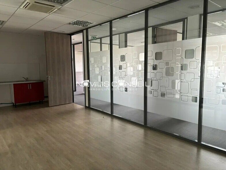 Office in Colomiers for lease - Interior Photo - Image 1 of 7