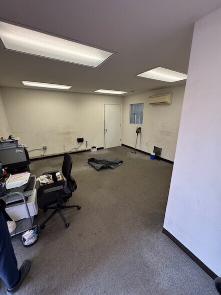 5625 Rawlings Ave, South Gate, CA à louer - Photo du bâtiment - Image 3 de 8